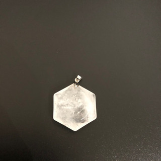 お値下げ致しました【天然石】クォーツ　六芒星ペンダントトップの画像