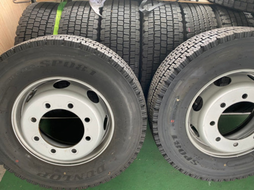 保管整理の為ほぼ未使用に近いトラックタイヤ セットをお安く譲渡致します