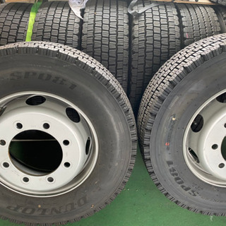 保管整理の為ほぼ未使用に近いトラックタイヤ セットをお安く譲渡致します