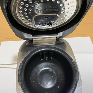 炊飯ジャー　炊飯器の画像
