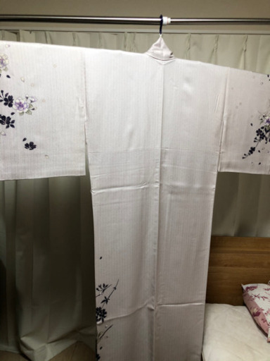 付け下げ訪問着 桜 刺繍 白 ピンク 紫　着物