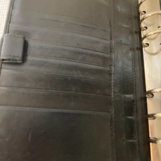 値下げ❗️PRADA プラダ　手帳カバー　黒　革　数回使用の画像