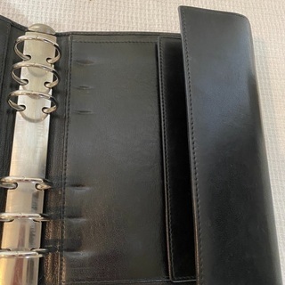 値下げ❗️PRADA プラダ　手帳カバー　黒　革　数回使用の画像