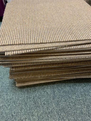 日本製　タイルカーペット　50cm×50cm  約110枚