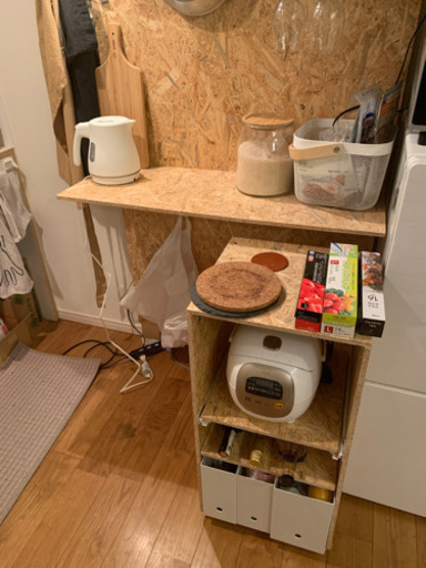 キッチン　収納　食器棚
