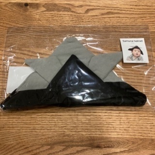 【新品】スリーコインズ　袴ロンパース　兜の画像