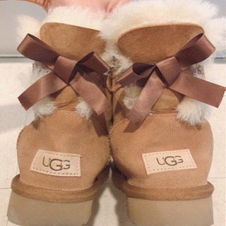 UGG ミニベイリーボウⅡの画像