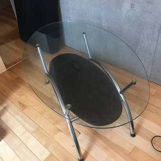 ガラステーブル