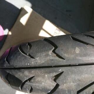 ホンダのホイールとタイヤの画像