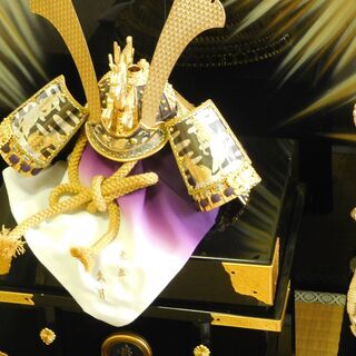 5月になりますので値下げ～五月人形～兜と破魔矢のセットの画像