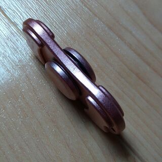 ハンドスピナー ピンクシルバー 2枚羽の画像