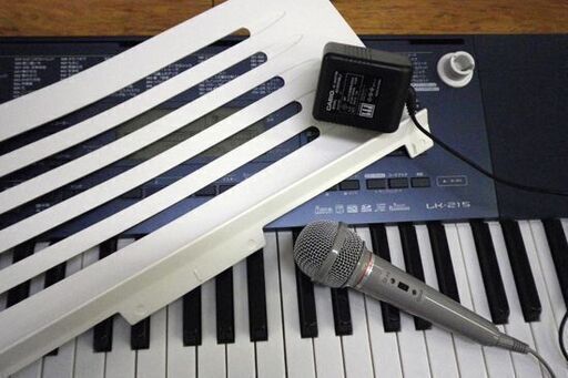 カシオ 光ナビゲーションキーボード LK-215 61鍵盤 内蔵曲200 レッスン機能付き 電子キーボード CASIO 札幌 厚別店