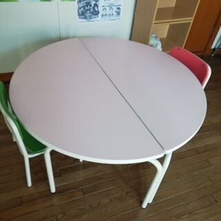 幼児用テーブル