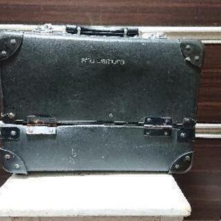 shu uemura メイクボックス の画像