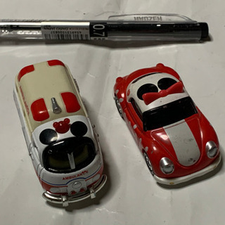 デズニーモータース、トミカ2台セット