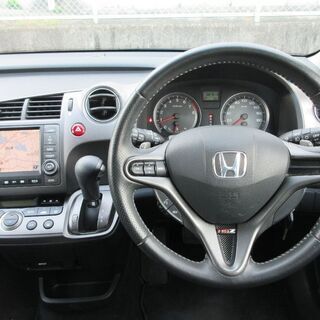 【車検2年満タン渡し】ストリーム（総額：4０万円）【走行6.1万キロと低走行！】H21年式・1オーナー車・上級グレード：RSZ HDDナビエディション・人気色：ブラックパール・ナビ・ETC・DVD視聴・バックカメラ・パドルシフト・ステアリングスイッチ（禁煙車）※数台出品中！の画像