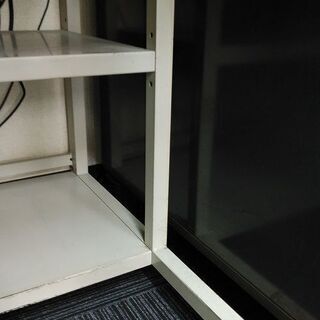 【ライオン事務機】パソコンデスク（幅70cm・収納棚付・キャスター付・ハイタイプ）の画像