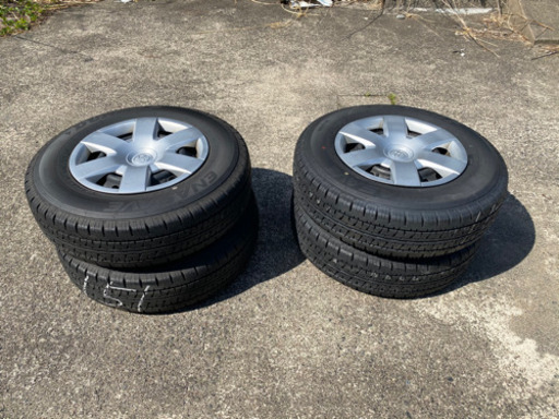 トヨタ ２００系 ハイエース 純正195/80R15 タイヤ2018年