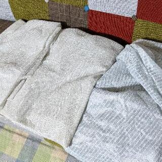 １級遮光カーテン☆グリーン地にボタニカル柄☆新品同様の画像