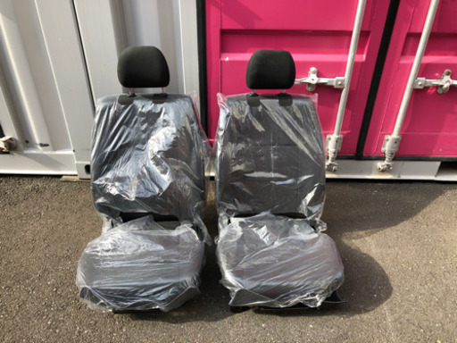 【早い者勝ち！限定値下げ！】ハイエース6型 新車外し　運転席.助手席2脚セット