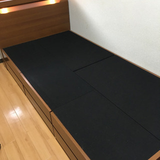 商談成立※伊丹市※   照明収納付ベッドフレーム   1000円