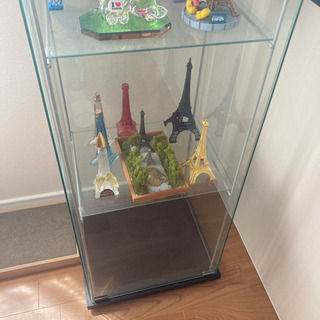 IKEA デトルフ ガラス ショーケース 4段 譲ります！の画像