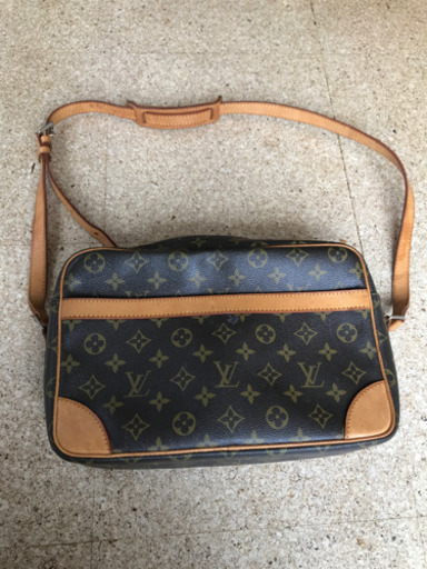 中古　ルイ・ヴィトン　LVセカンドバッグ