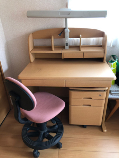 ライト付け学習机とイス　セット