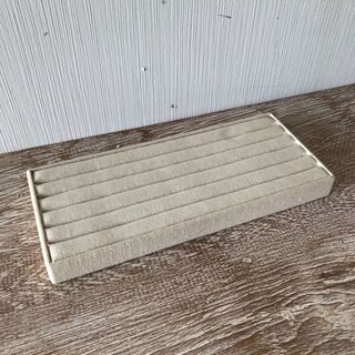 56 「ディスプレイ　リングケース」