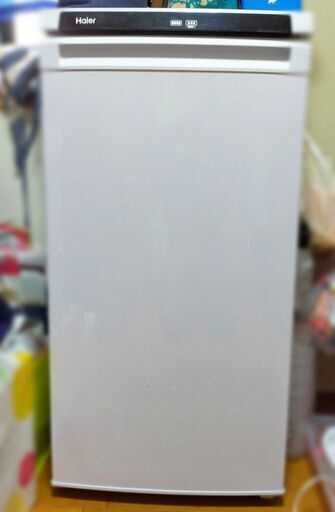 【横浜市4/20以降お渡し】スリムボディ冷凍庫　ハイアール Haier JF-NU102B(W)