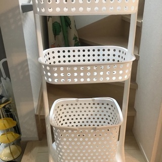 大容量ランドリーワゴン三段白