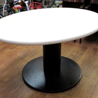 オーバルテーブル 楕円 幅130×奥100×高70cm ホワイト 白 家具 飲食 店舗用 什器 食卓まとめ買い対応します！ 札幌 厚別店の画像