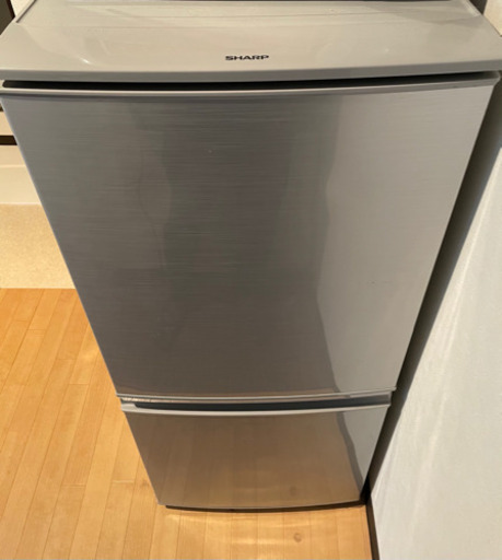 冷蔵庫　SHARP2017年製　137L