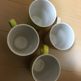 可愛いお揃いのカップ４個の画像