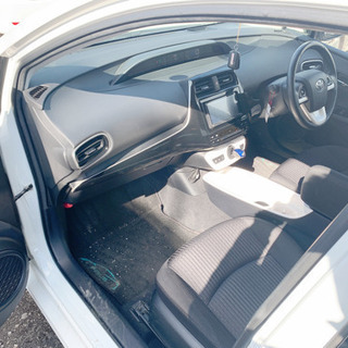 #自社ローン《最長１２０回》《頭金なし》プリウス4WD　寒冷地仕様の画像