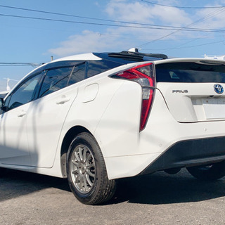 #自社ローン《最長１２０回》《頭金なし》プリウス4WD　寒冷地仕様の画像