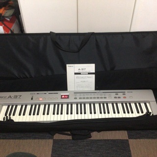 Roland製　MIDIキーボードコントローラー　A-37  ＋大型キーボードケース