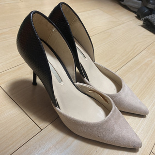 ベージュ  ピンヒール  パンプス