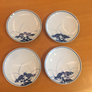 中古　磁器4枚セット