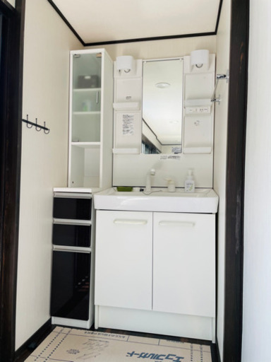 LIXIL洗面化粧台PTシリーズ＋TOTOミラーキャビネットVシリーズ＋洗面台横収納