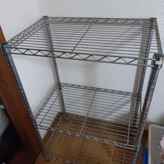 金属の棚の画像