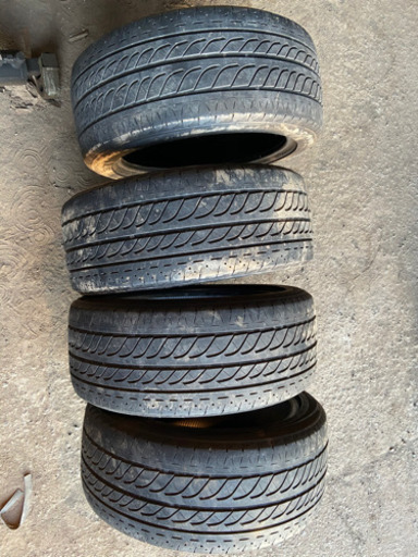 タイヤ18インチ