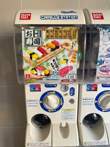 ガチャガチャ本体　　