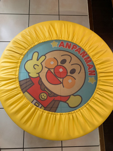 アンパンマン　ぴょんぴょんジャンプ　トランポリン
