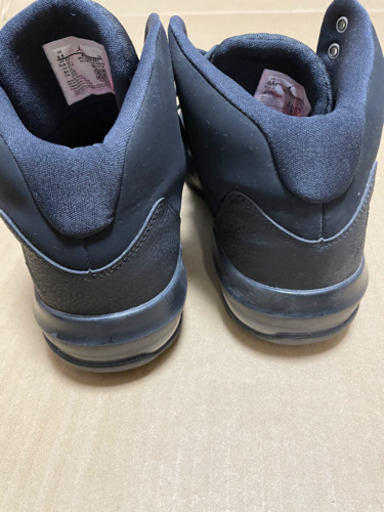 ナイキスニーカー　Jordan Max Aura 