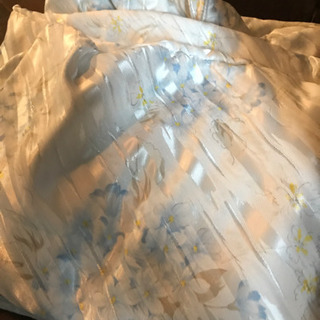白の花柄のカーテン差し上げます
