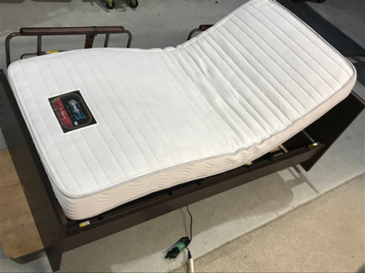 美品！介護ベッド◇プラッツ◇シモンズのマットレス付◇P201-5Kシリーズ◇サイドレール付