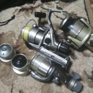 リールまとめて、シマノナビ3000LとR、ダイワリーガルZ