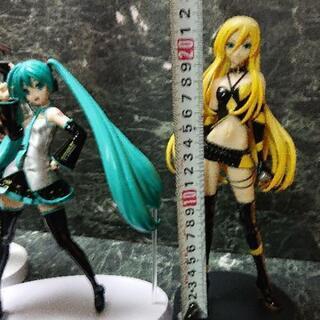 【お取り引き決定】フィギュア3体 初音ミク 他■ネット決済/全国配送に変更可
の画像
