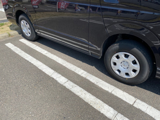 （値下げ‼️）ハイエース　純正タイヤホイールナットセット